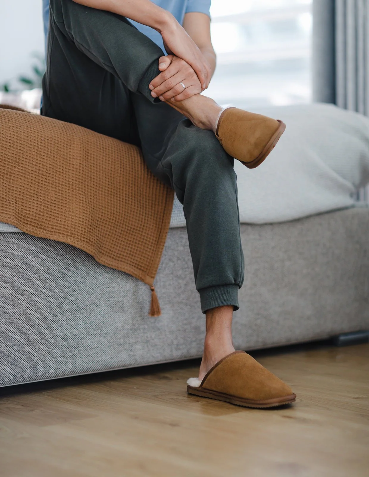 Ellis Mens Sheepskin Mule Slipper - Chestnut - Image 3