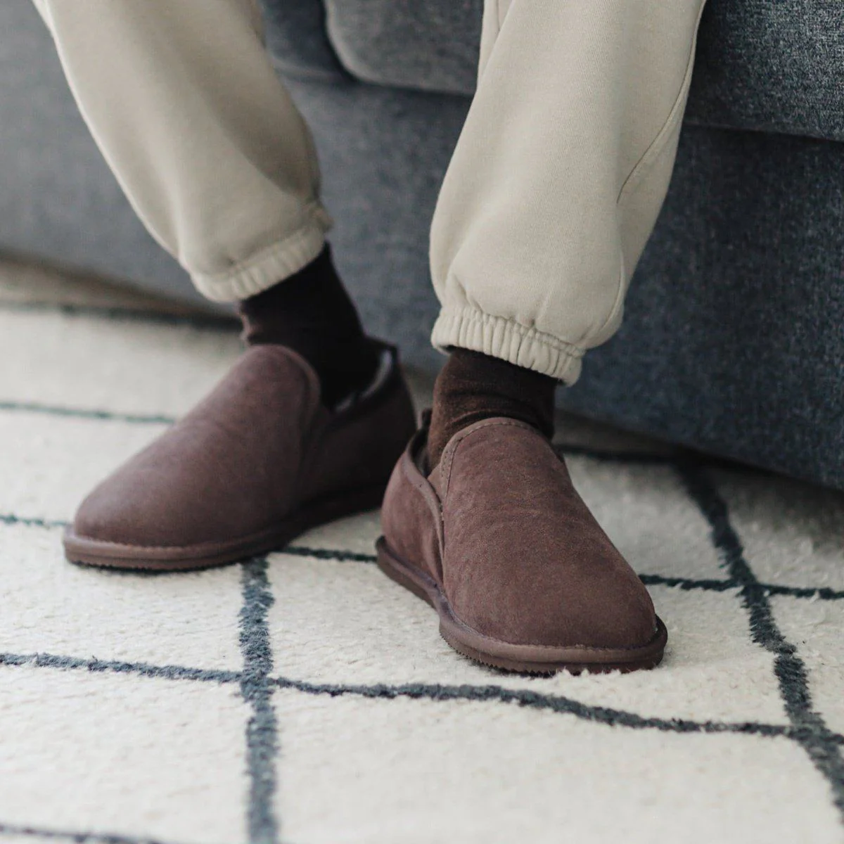 Avi Mens Sheepskin Turn Slipper - Truffle - Image 3