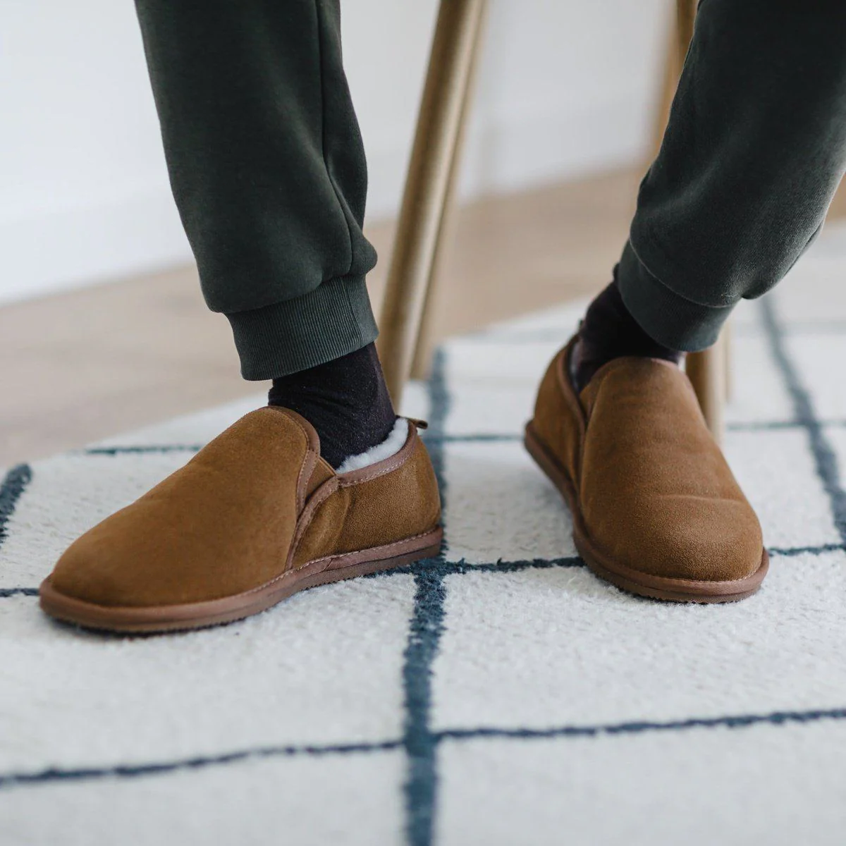 Avi Men's Sheepskin Slipper - Chestnut - Image 3